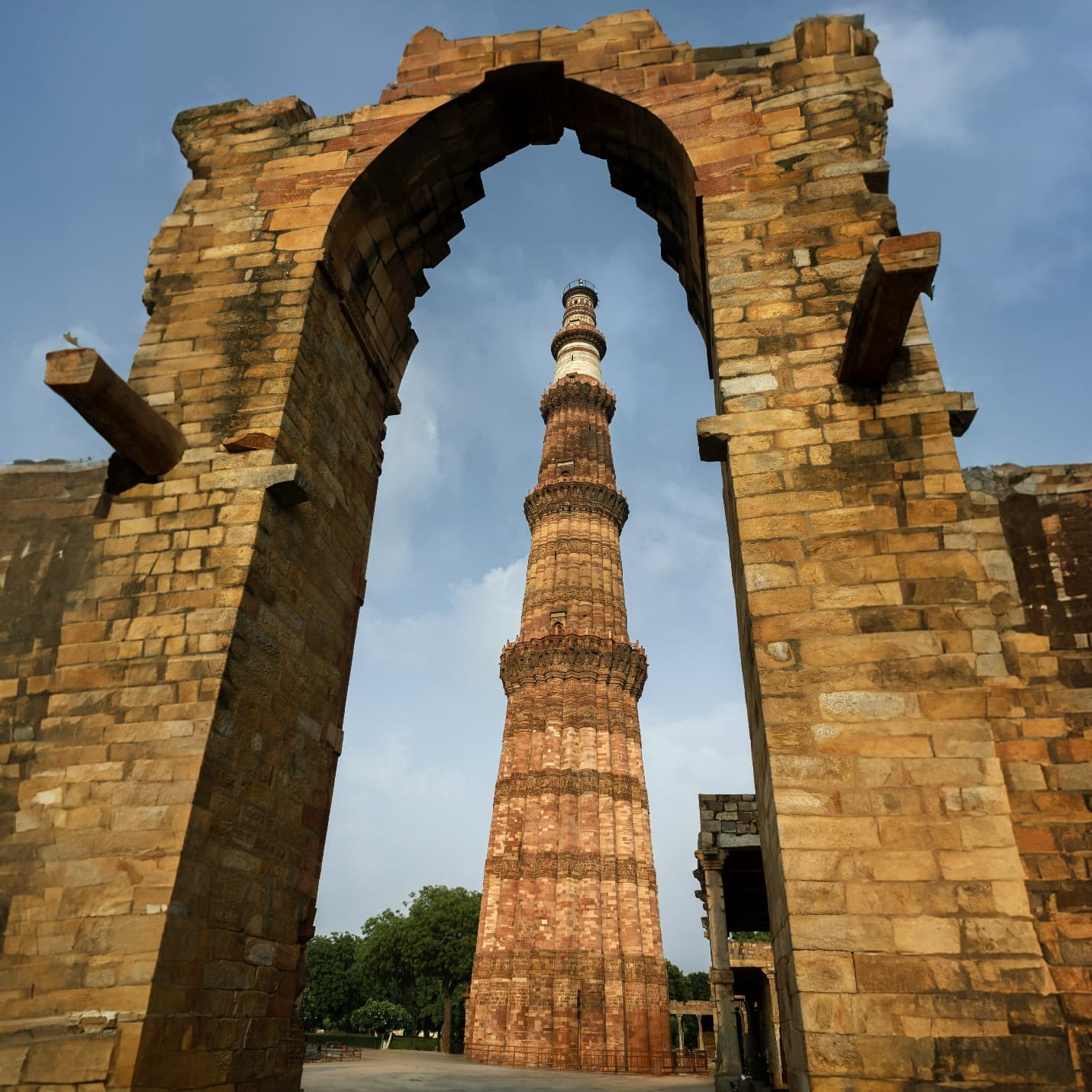 Qutub Minar — view 1